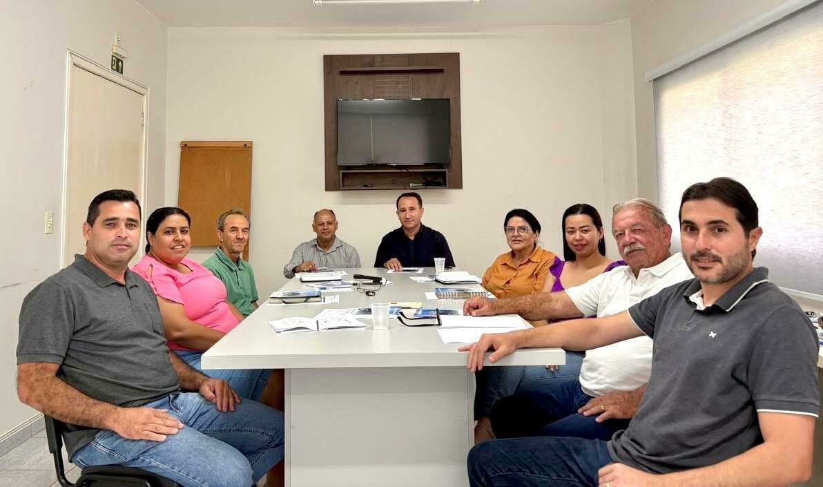 Imagem de compartilhamento para o artigo Prefeito Ivan Xixi realiza primeira reunião de governo com equipe de secretários em Paraíso das Águas da MS Todo dia